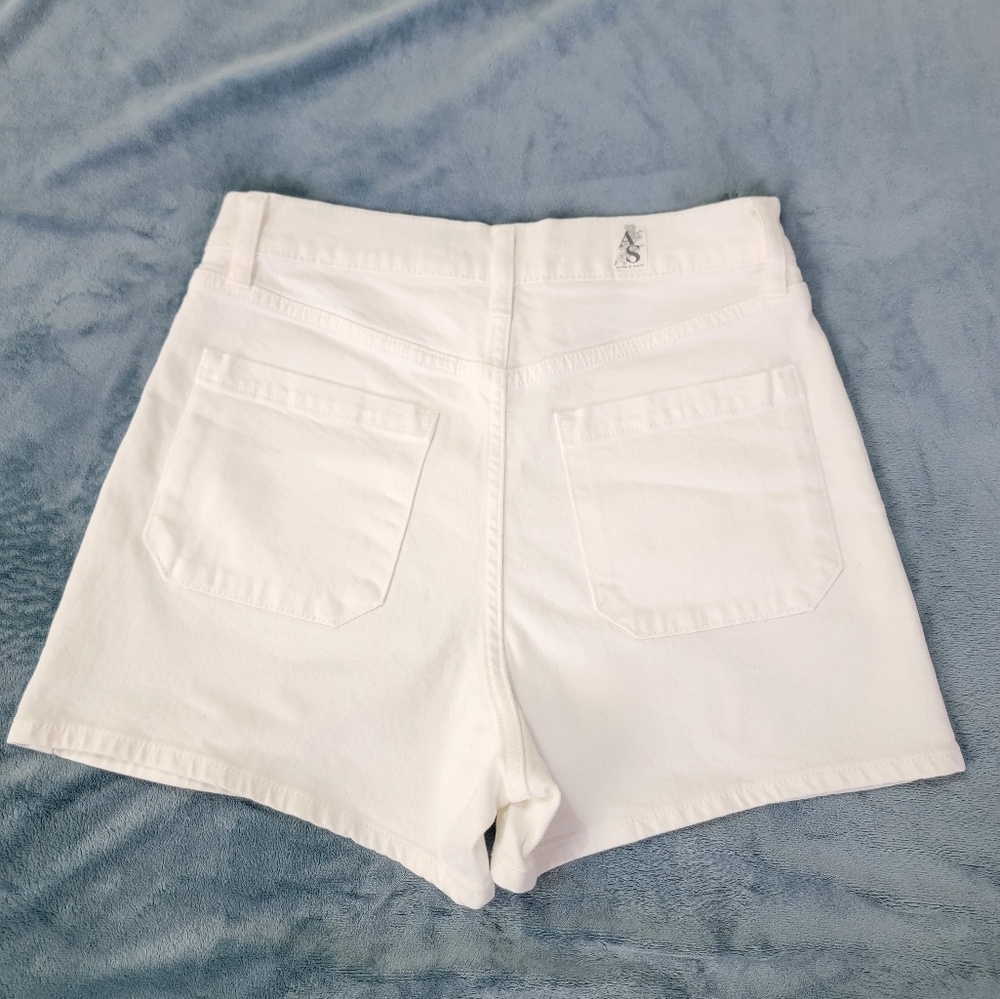 Altar'd State High Waist Sailor Tile White Shorts Size 27 - Picture 10 of 12